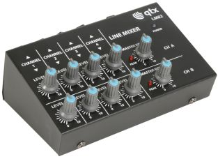 Kompaktowy mikser stereo o poziomie liniowym QTX LM82