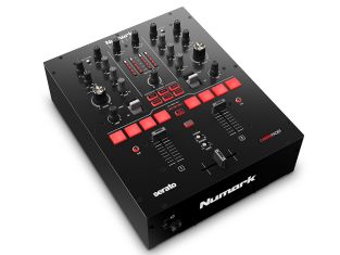 Profesjonalny mikser DJ-ski Numark Scratch z elementami sterującymi MIDI